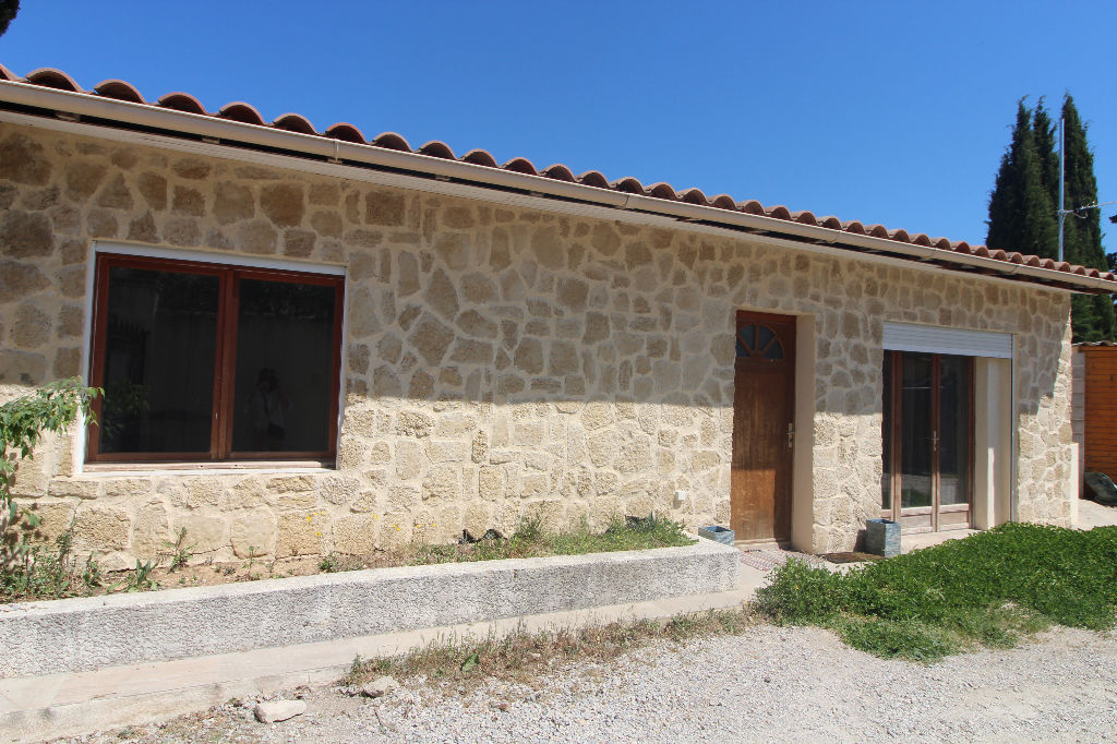 A louer clarensac appartement  1 chambre terrasse