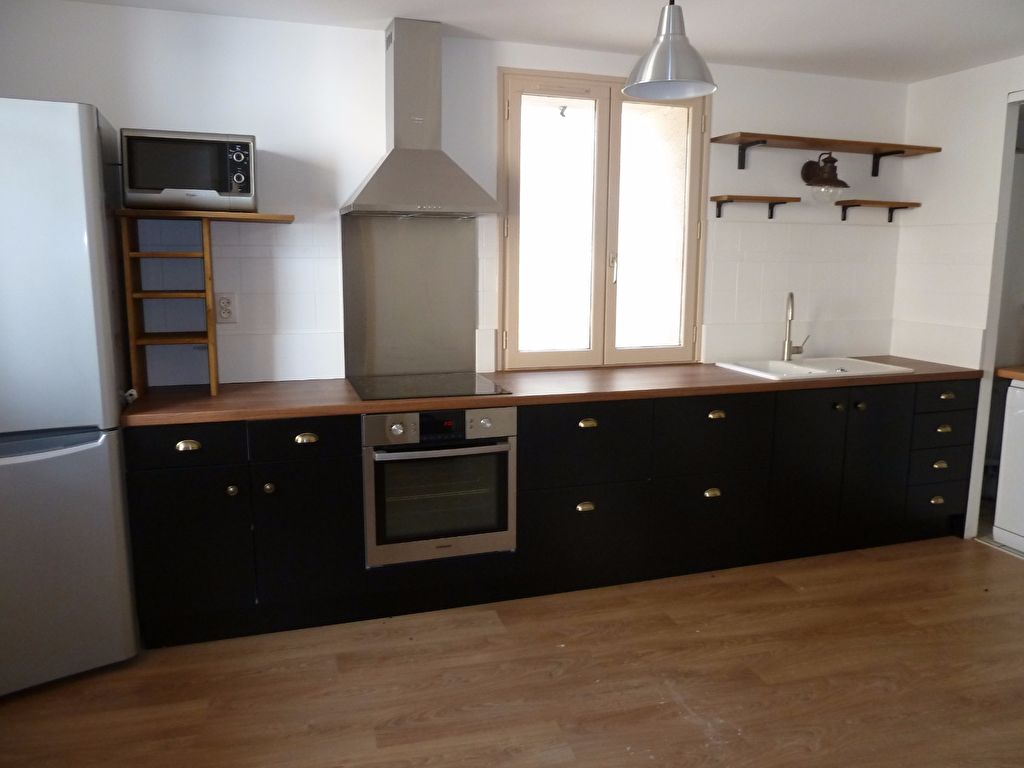LOCATION : appartement F3 (73 m²) à CERET