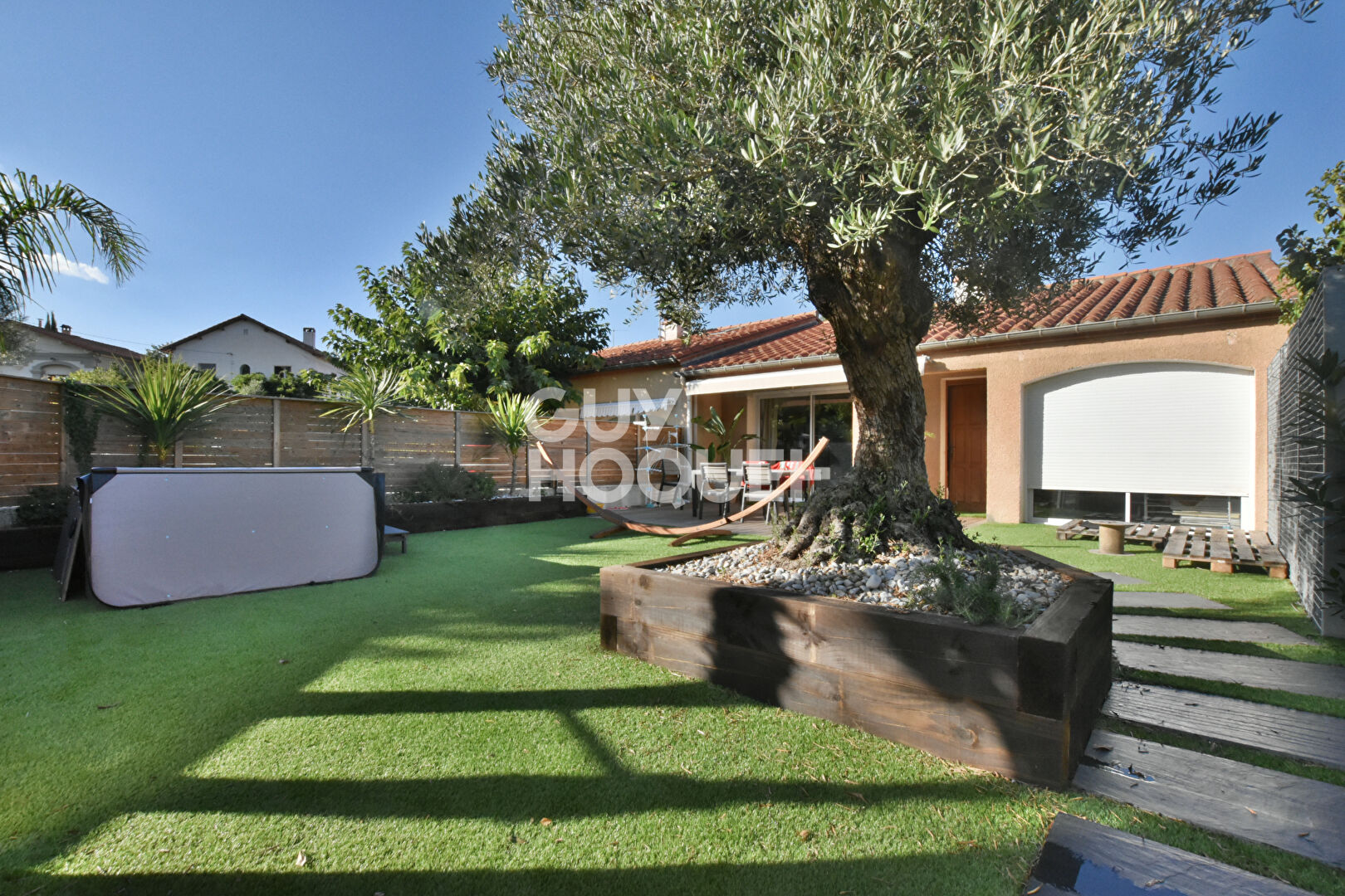 Maison F3 (79 m²) en location à CERET