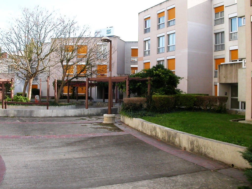 Appartement de type F5  Cergy Prefecture à proximité de la gare RERA