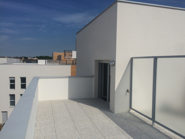 Appartement type F2 situé à Cergy Saint Chrsitophe avec très grande terrasse