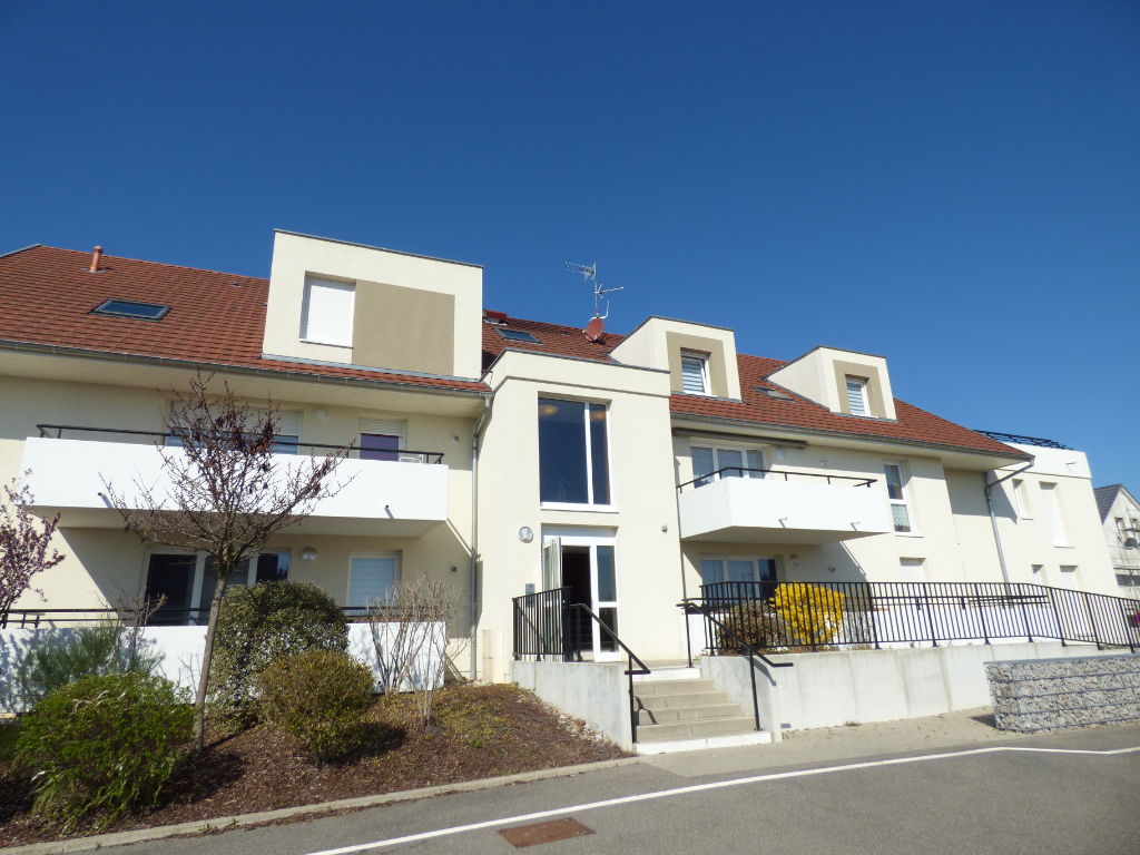 A découvrir à WITTELSHEIM (68310), appartement 2 pièces d'environ 46.48 m² avec garage et terrasse.