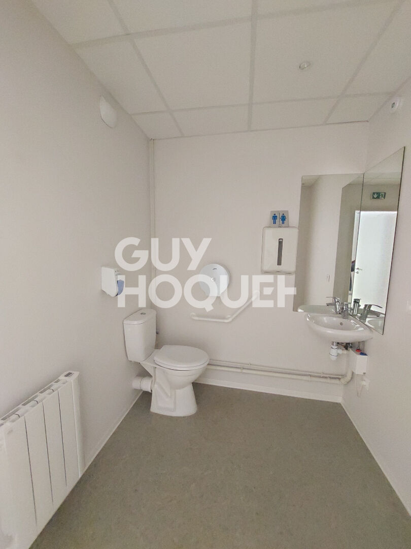 Local professionnel, 3 pièces de 110,74 m² à THANN