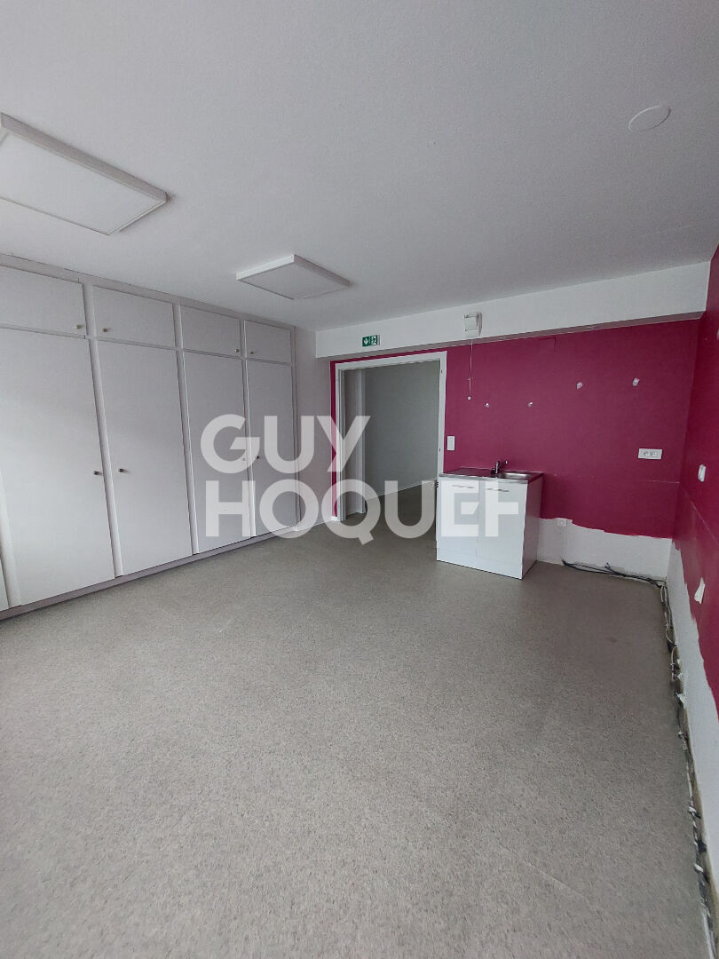 Local professionnel, 3 pièces de 110,74 m² à THANN