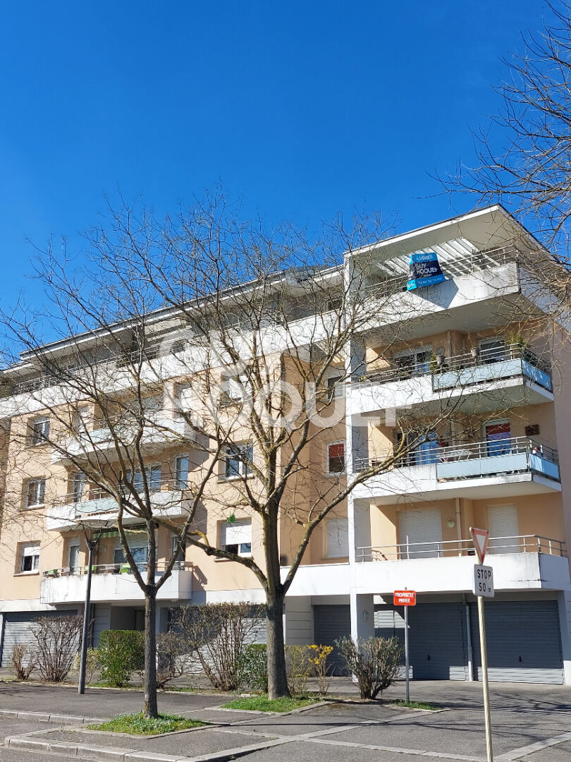 LOCATION : appartement  meublé T4 (89 m²) dernier étage à CERNAY