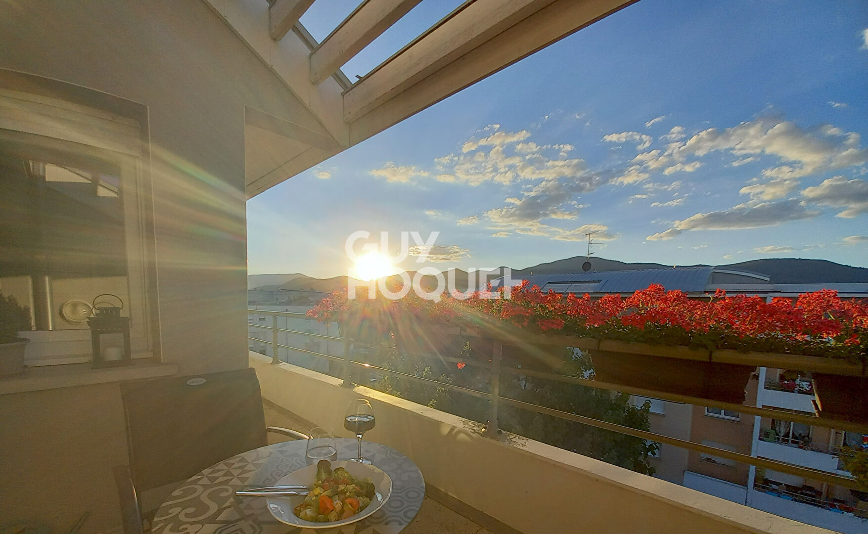 LOCATION : appartement  meublé T4 (89 m²) dernier étage à CERNAY