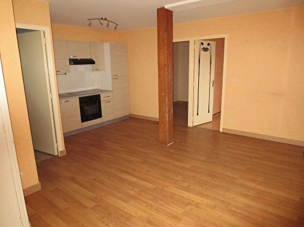 CHALONS EN CHAMPAGNE, centre ville rue de Choiseul, appartement de T2/3