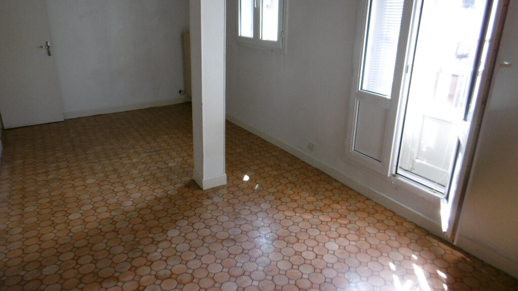 T2 à rénover rue Léon BOURGEOIS à CHALONS EN CHAMPAGNE