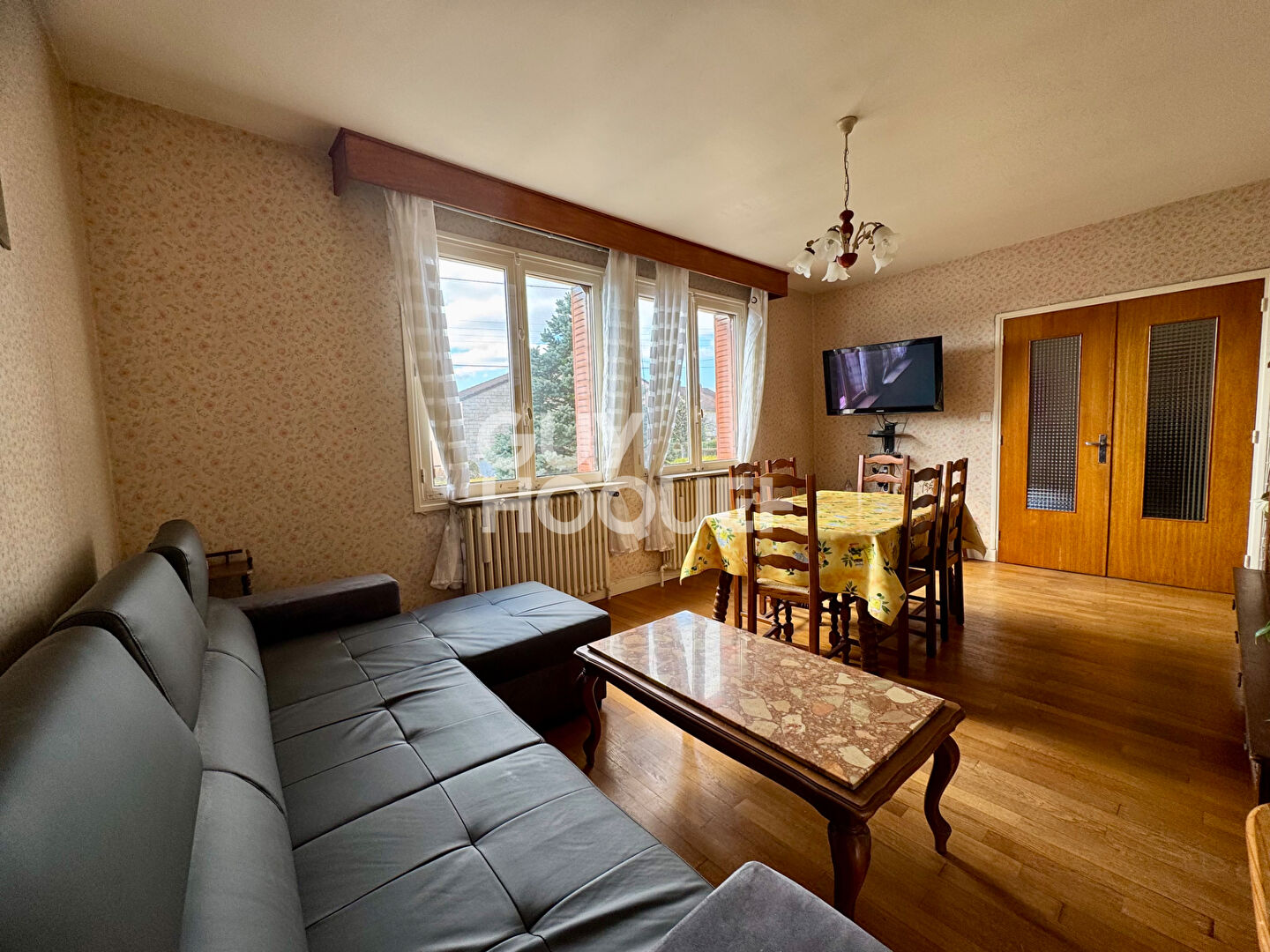 À vendre au CREUSOT (71200), maison 6 pièces d'environ 134 m².