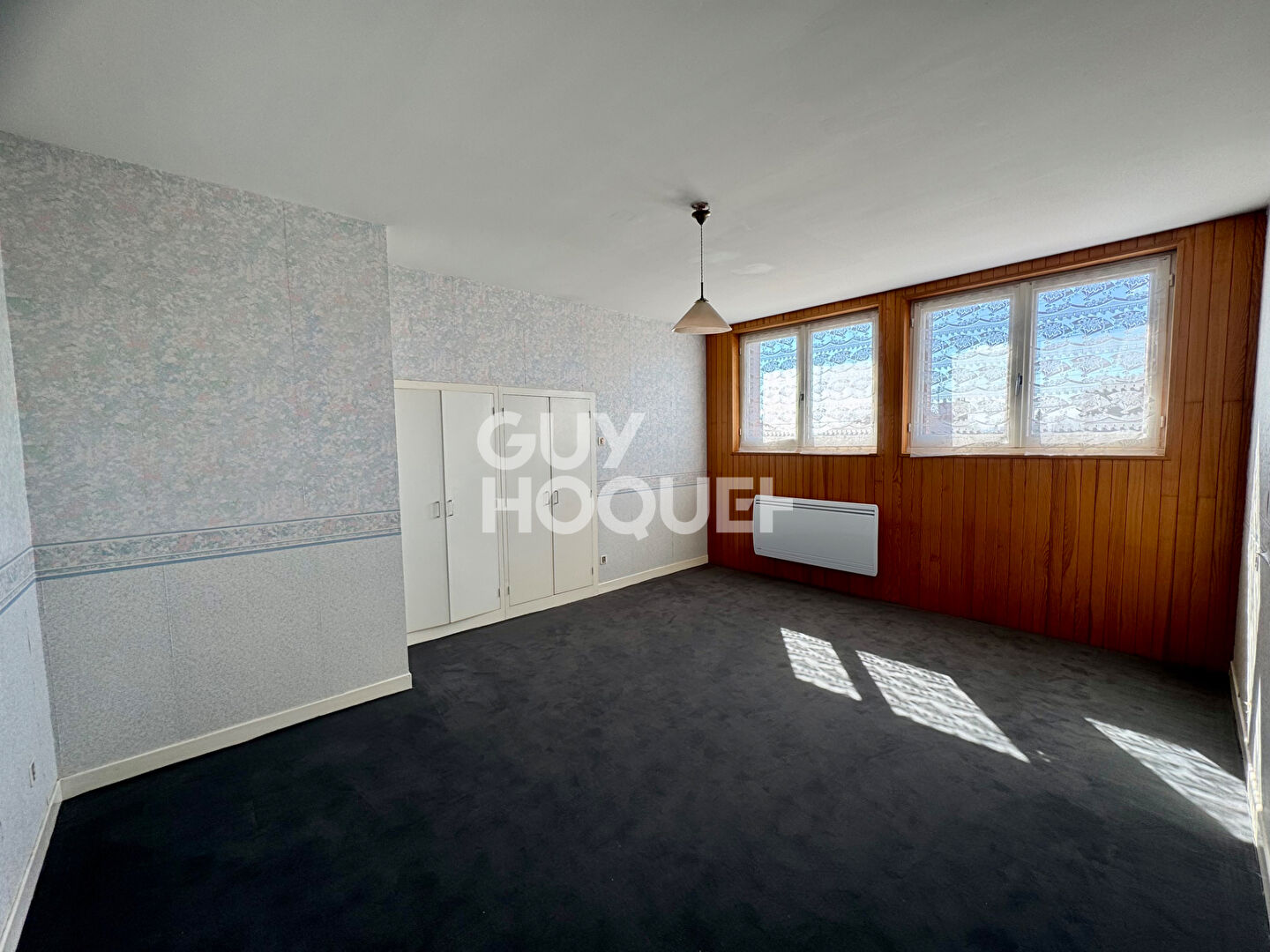 À vendre au CREUSOT (71200), maison 6 pièces d'environ 134 m².