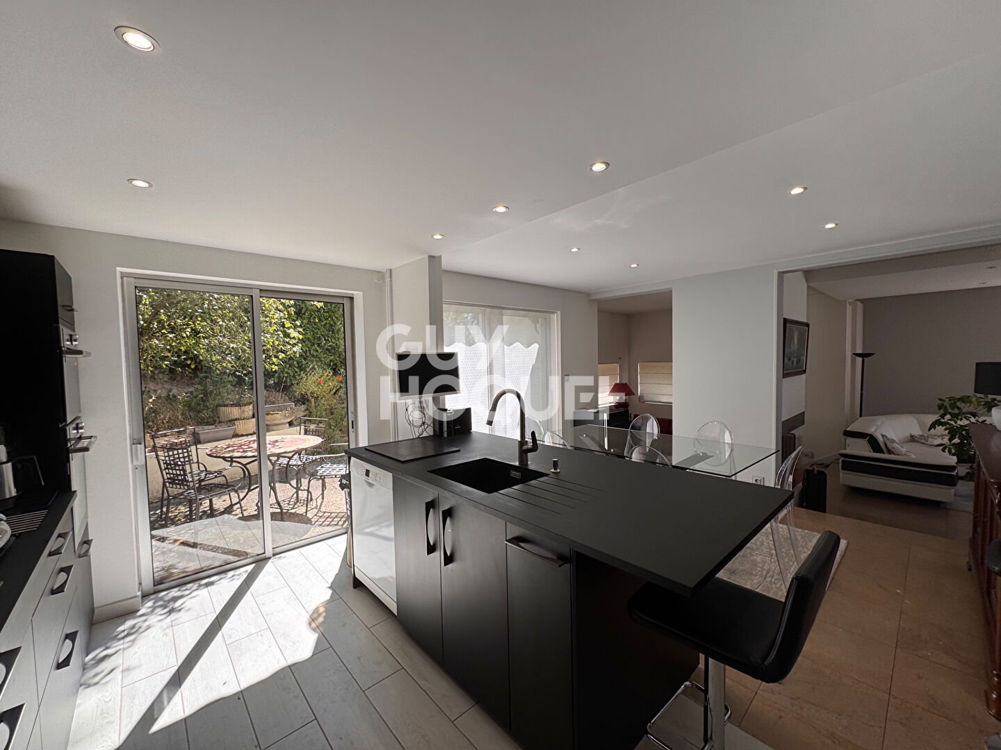 LE CREUSOT : maison 8 pièces à vendre