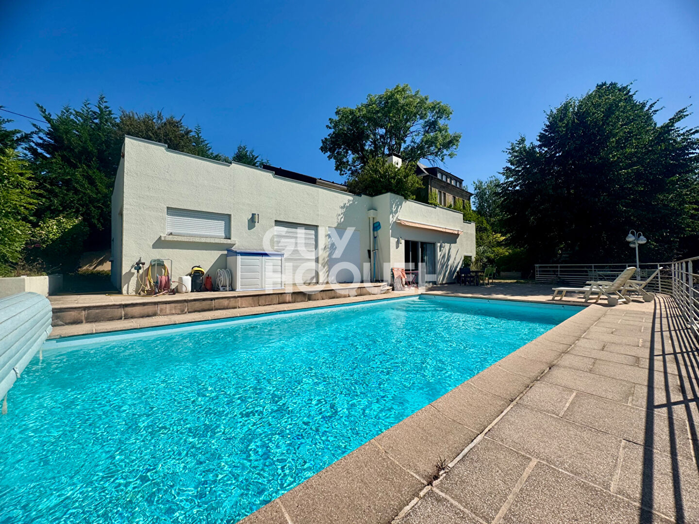 LE CREUSOT : maison 8 pièces à vendre