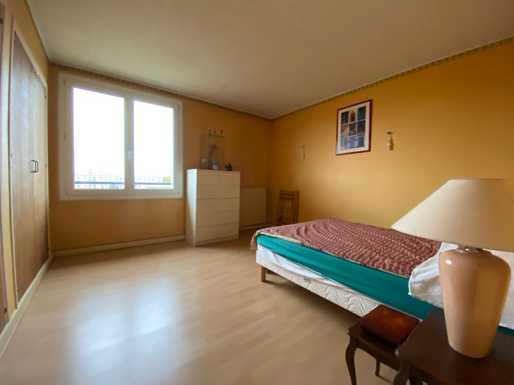 Quartier Maroc Appartement Champigny Sur Marne 5 pièce(s) de 81m² – Guy