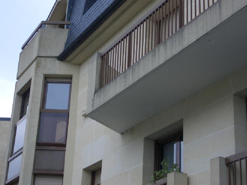 20 mns de Paris Nord / 7 mns pied de la gare/ 25 kms de Roissy Charles de Gaulle