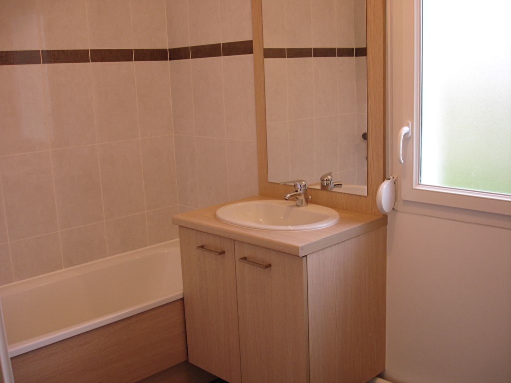 APPARTEMENT TOUT NEUF, 5 MN CHANTILLY