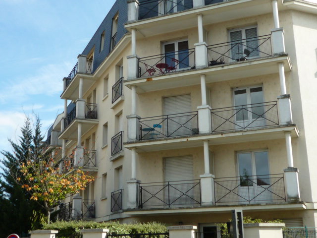 Plein centre dans résidence récente. 5mns Gare à pieds