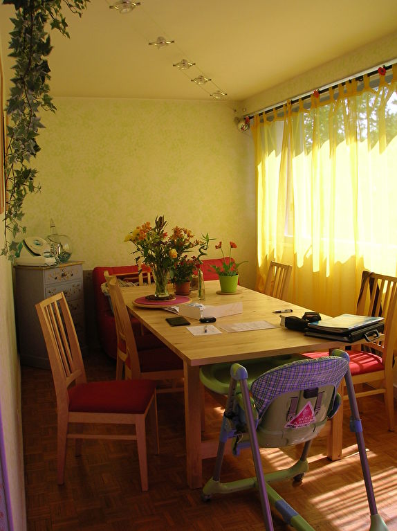 Proche gare et commerces