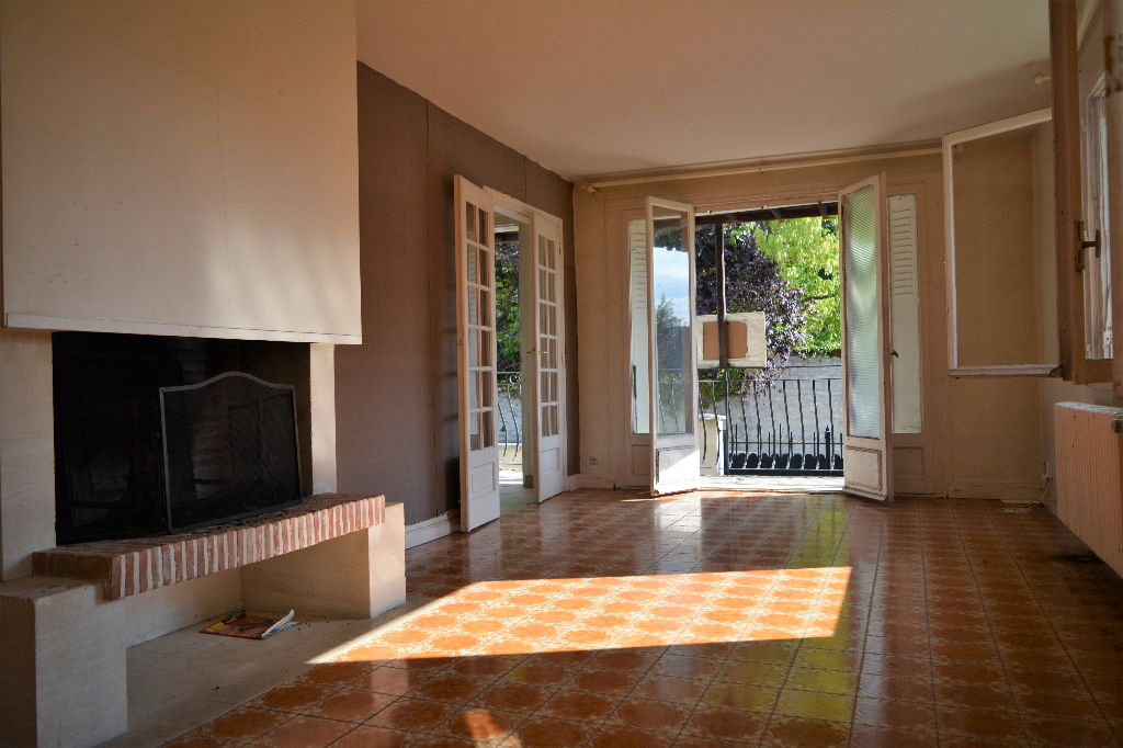 À vendre, maison d'une surface habitable de 135 m² à VINEUIL SAINT FIRMIN (60500).