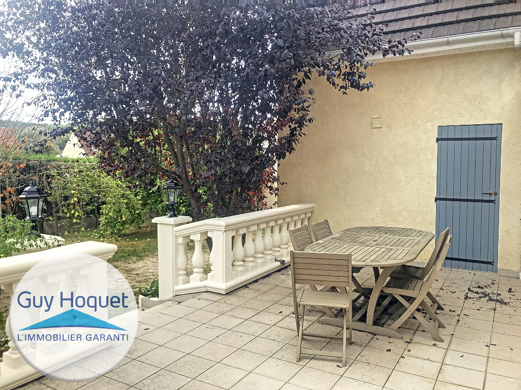 Vente d'une maison 5 pièces (153 m²) à LA NEUVILLE EN HEZ