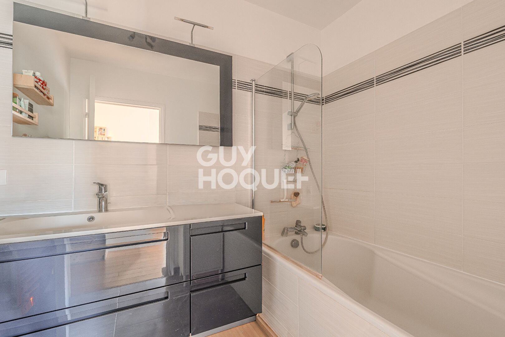 Lumineux 78 m² avec balcons et stationnements ? Bois Saint-Denis