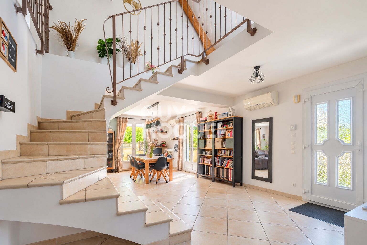 Maison coup de coeur de 240 m² avec piscine, appartement indépendant et double box à Mouy — photo 3