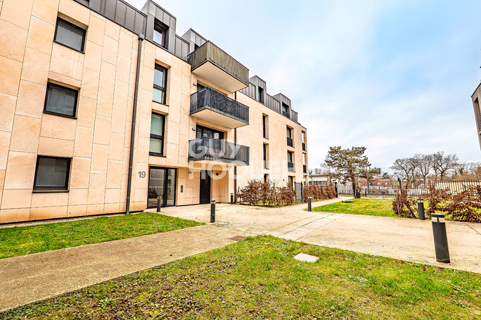 EXCLUSIF - T3 au dernier étage de 66 m2