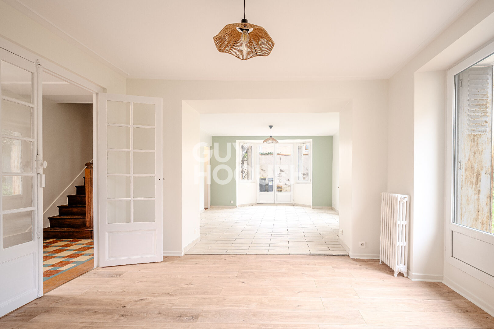 Maison de charme en plein coeur de Coye-la-Forêt avec jardin, terrasse et garage