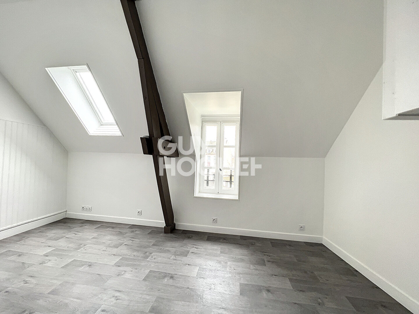 STUDIO - CENTRE VILLE SENLIS
