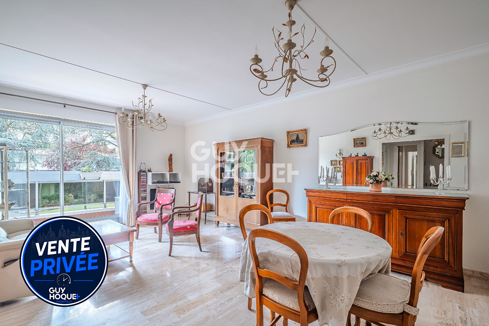 Grand T3 avec balcon filant au calme, double parking et cave dans secteur premium de Chantilly — photo 1