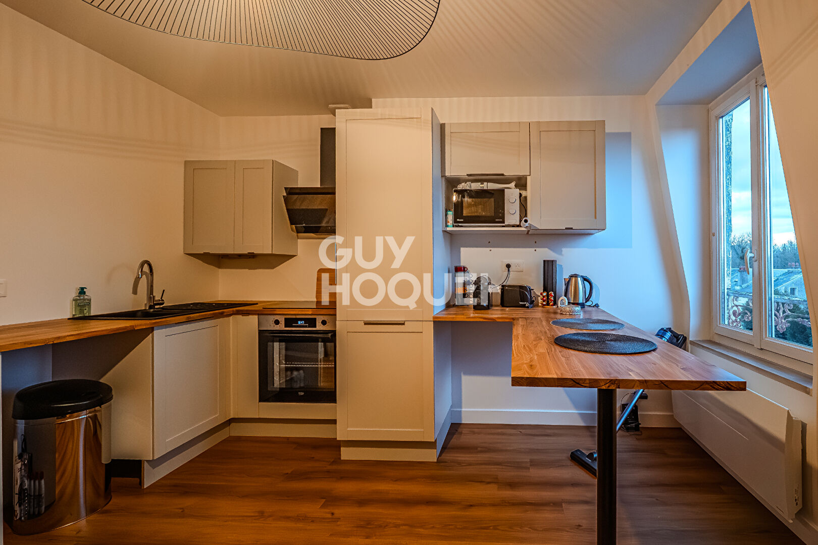 Écrin rénové au coeur de Chantilly, vue dégagée et dernier étage