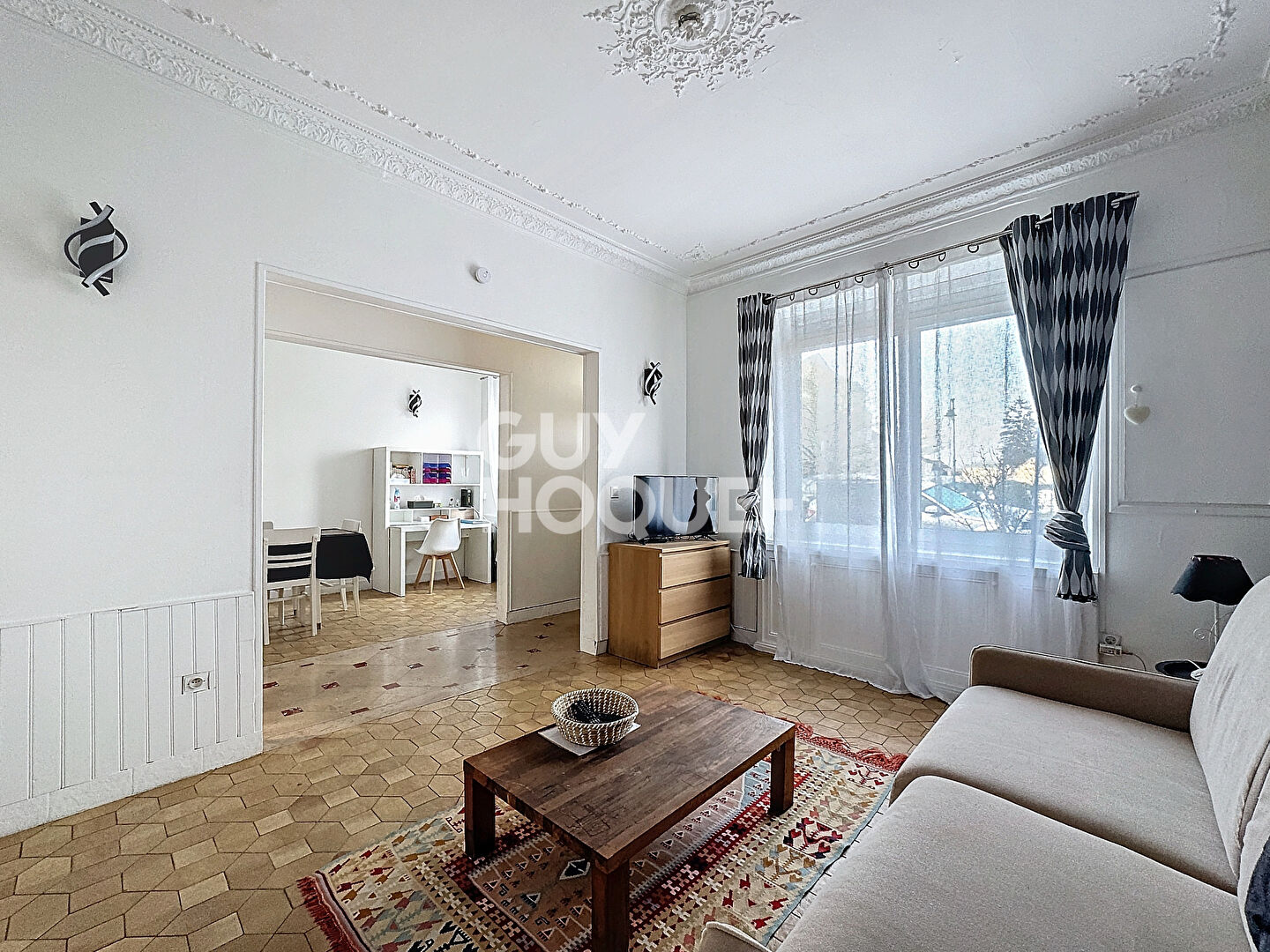 Maison de charme au coeur de Lamorlaye, l'équilibre parfait entre cachet et praticité — photo 1