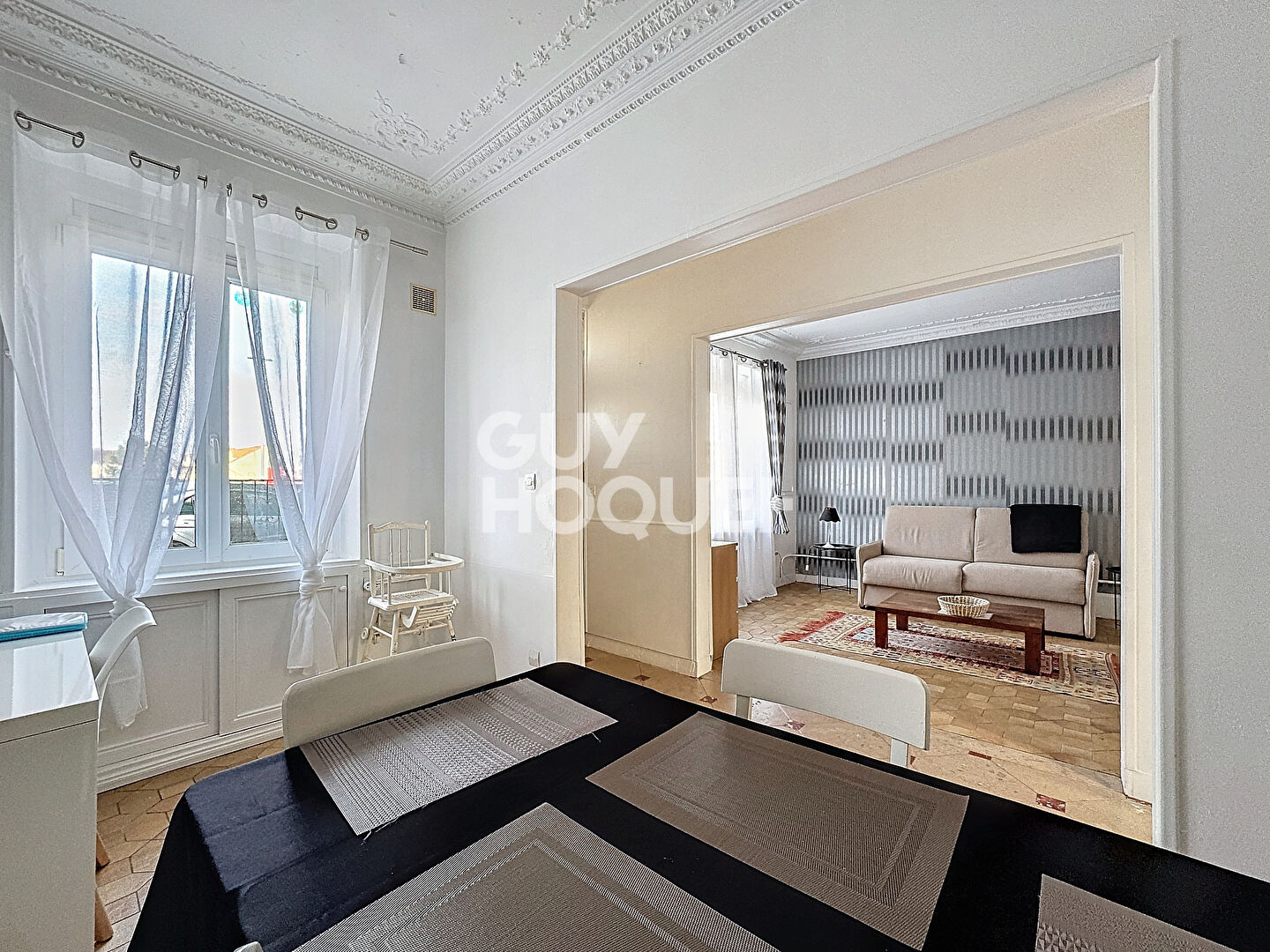 Maison de charme au coeur de Lamorlaye, l'équilibre parfait entre cachet et praticité — photo 2