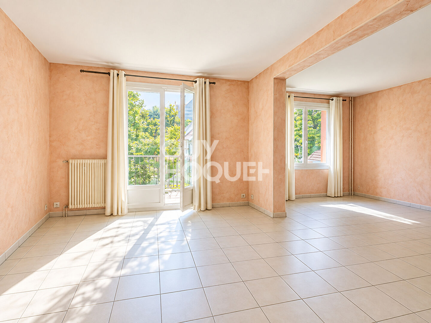 T4 avec balcon, garage et vue dégagée le long du canal Saint-Jean à Chantilly