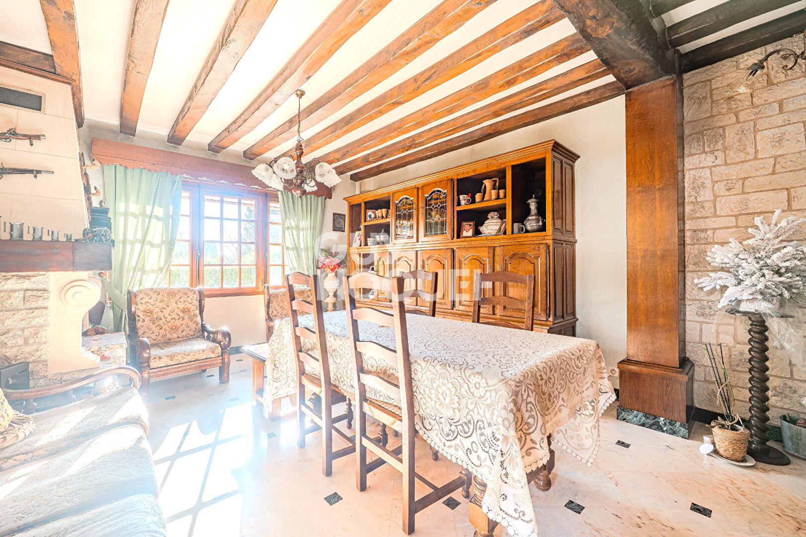 Maison en pierre avec jardin à Saint-Maximin