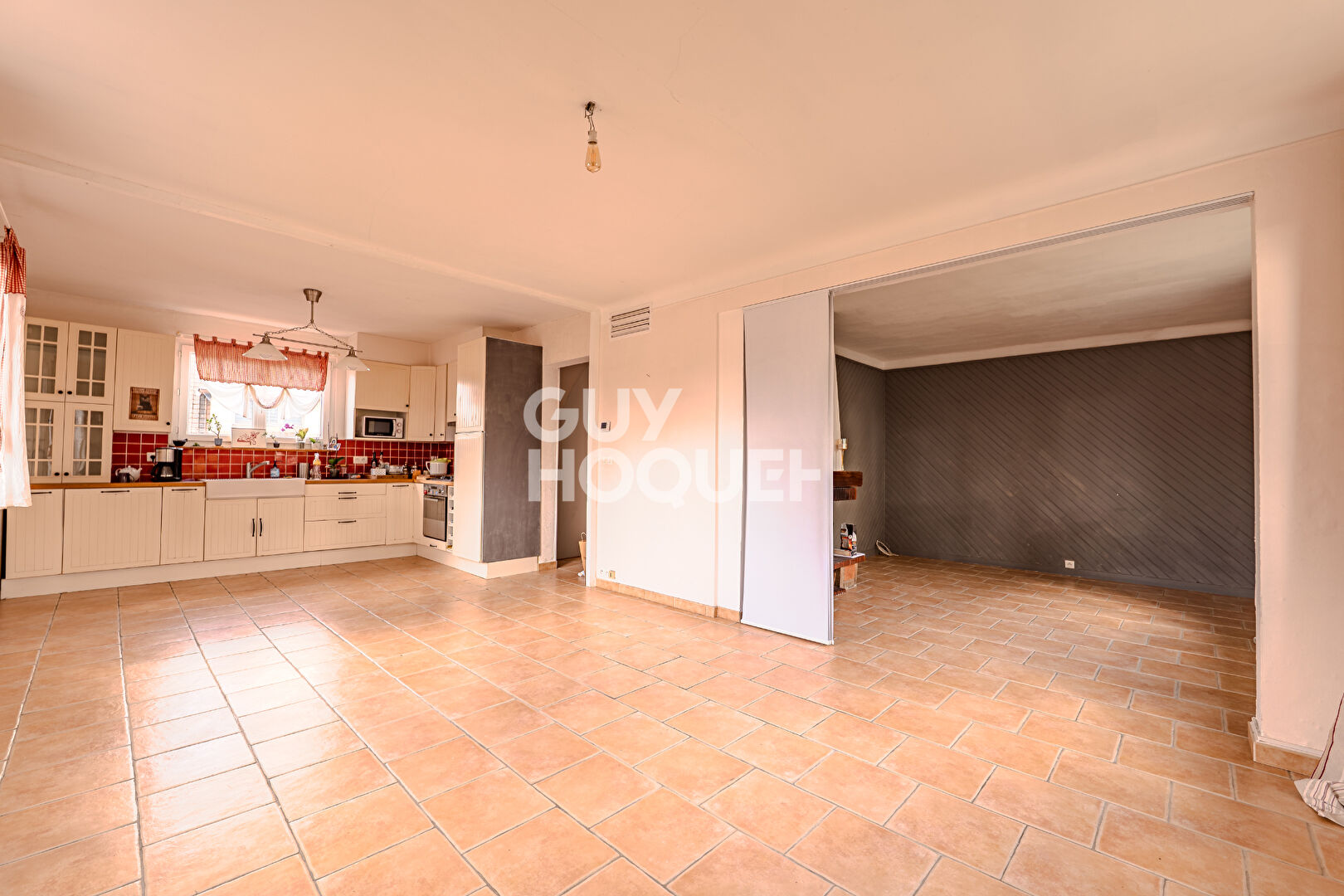 Maison individuelle avec sous-sol aménagé, jardin clos et accès à pied à toutes commodités