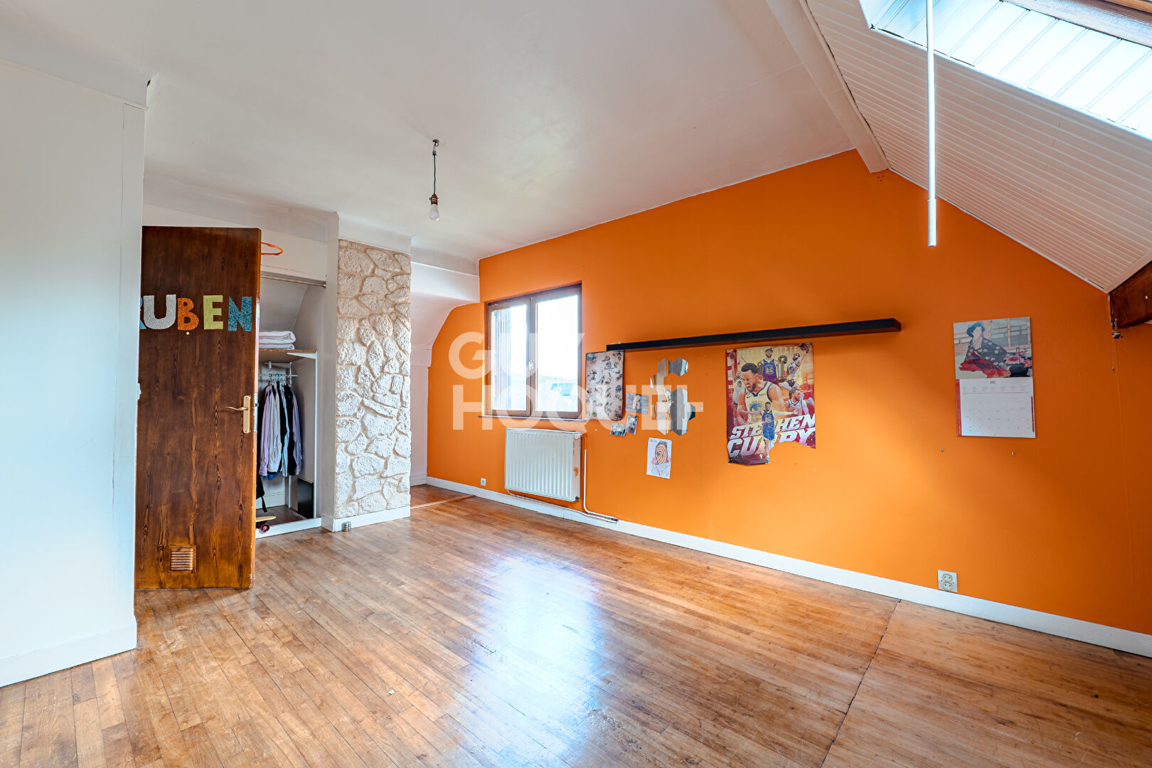 Maison individuelle avec sous-sol aménagé, jardin clos et accès à pied à toutes commodités