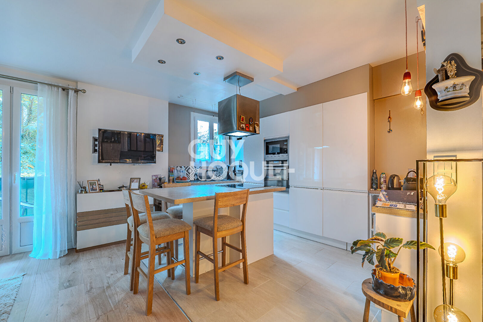 À Chantilly - Quartier Centre-Gare - Élégance, lumière et rénovation d'exception