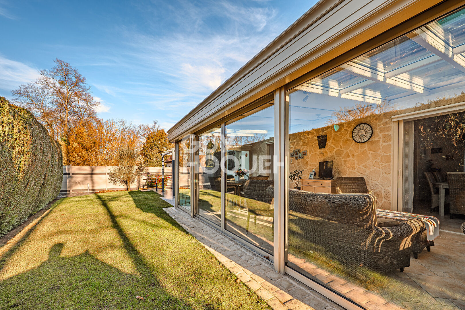 Maison familiale avec véranda de 28 m² et sous-sol total dans secteur recherché — photo 2