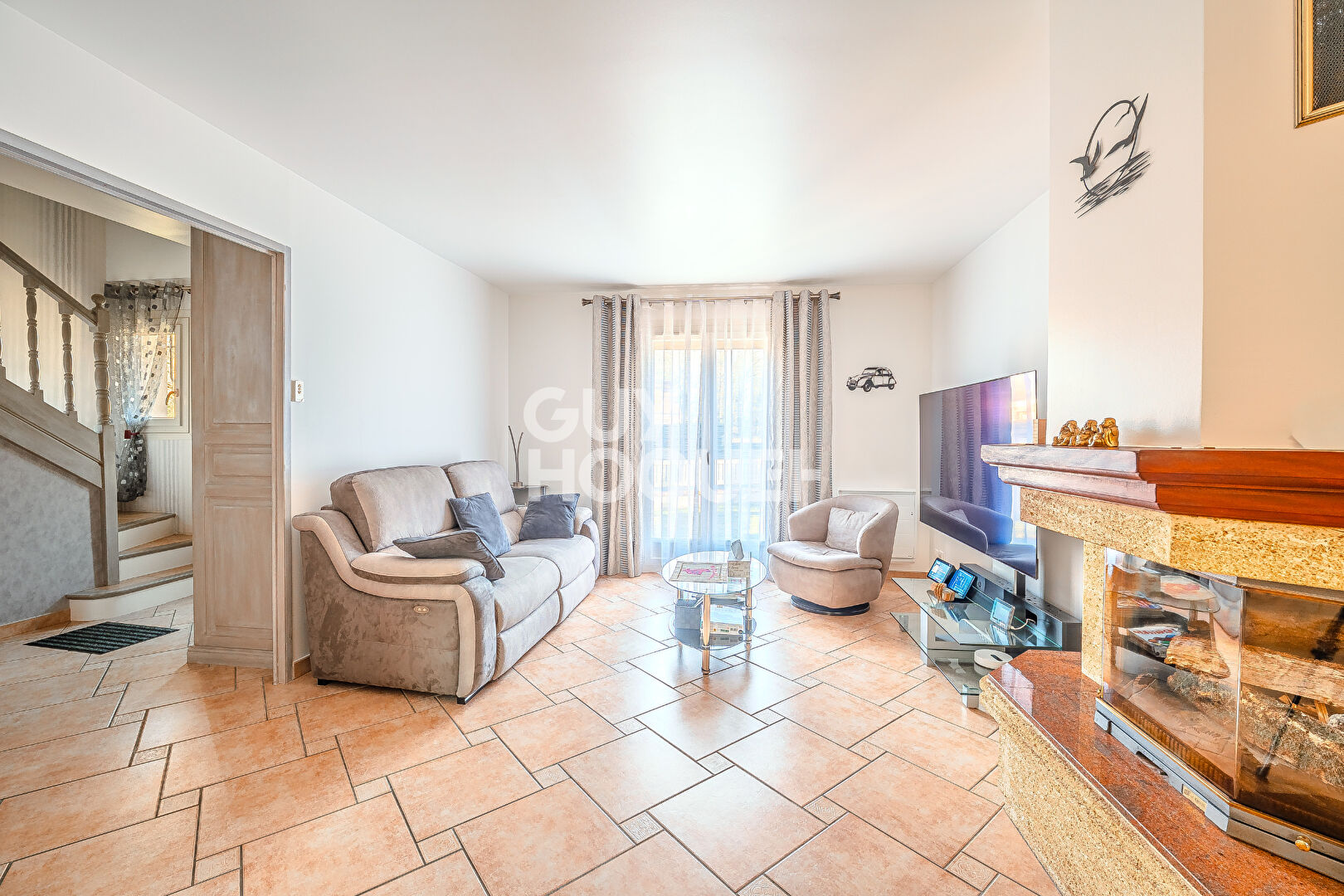 Maison familiale avec véranda de 28 m² et sous-sol total dans secteur recherché — photo 4