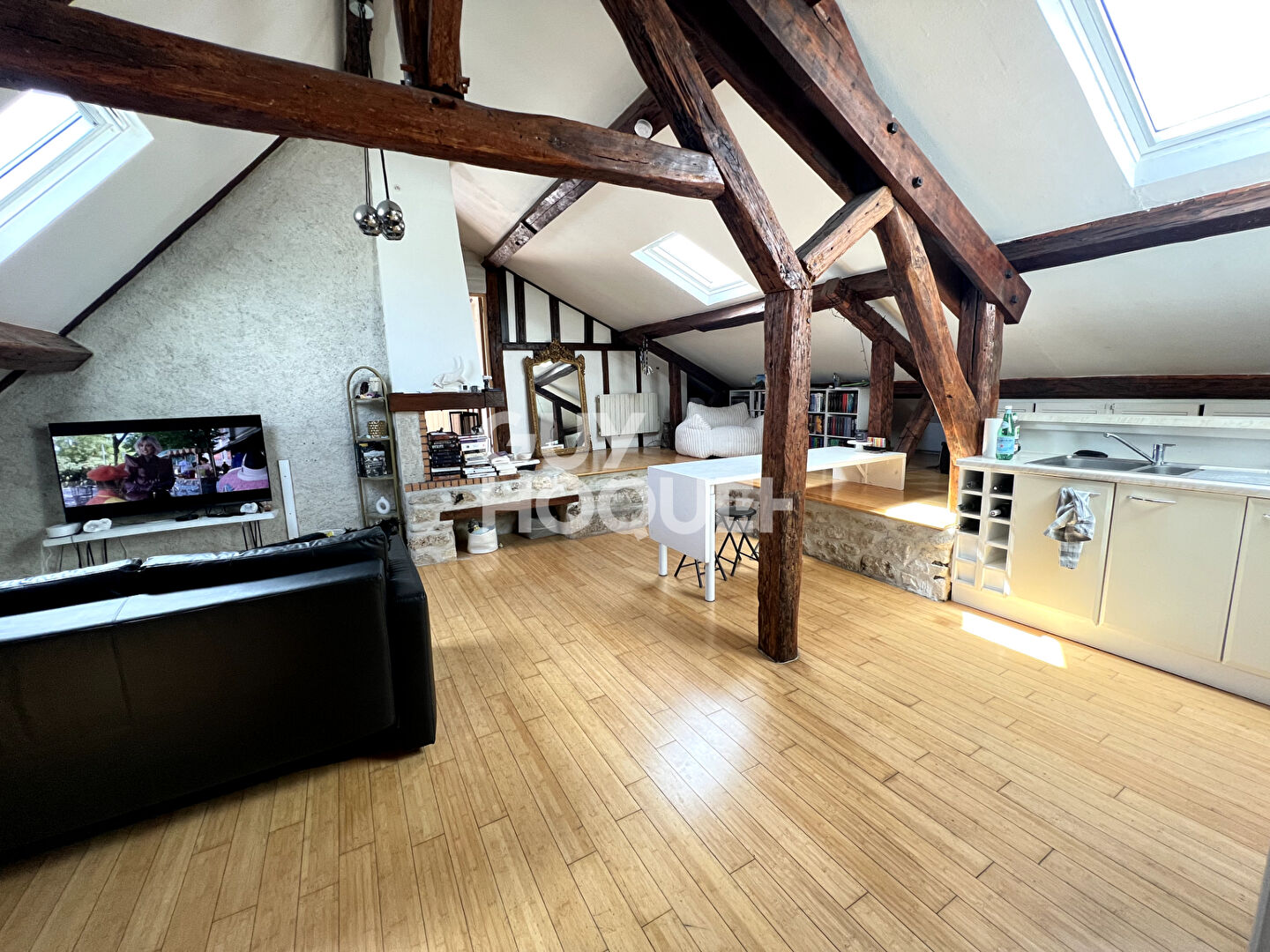 2 pièces à LAMORLAYE - 43,55 m² loi carrez -79.55 m² au sol