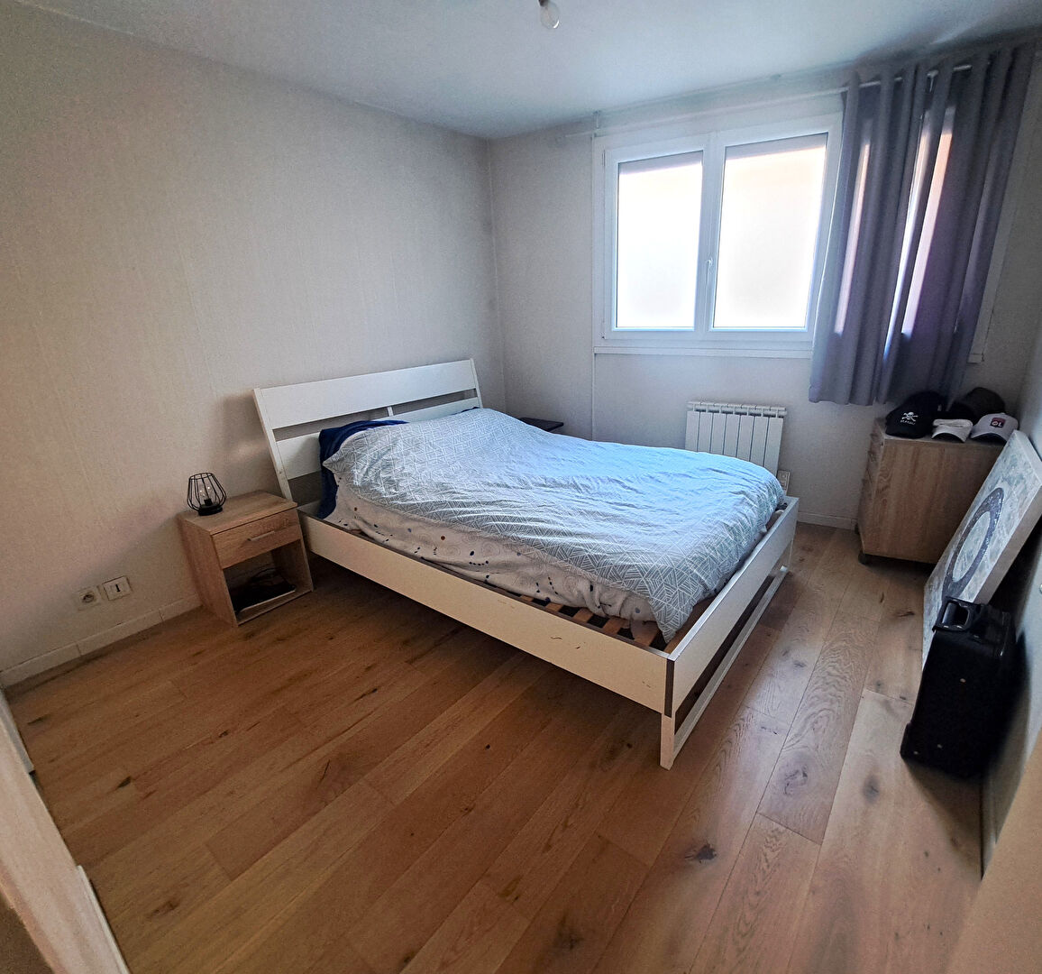 Bel appartement T2 au centre de Soucieu en RDC.