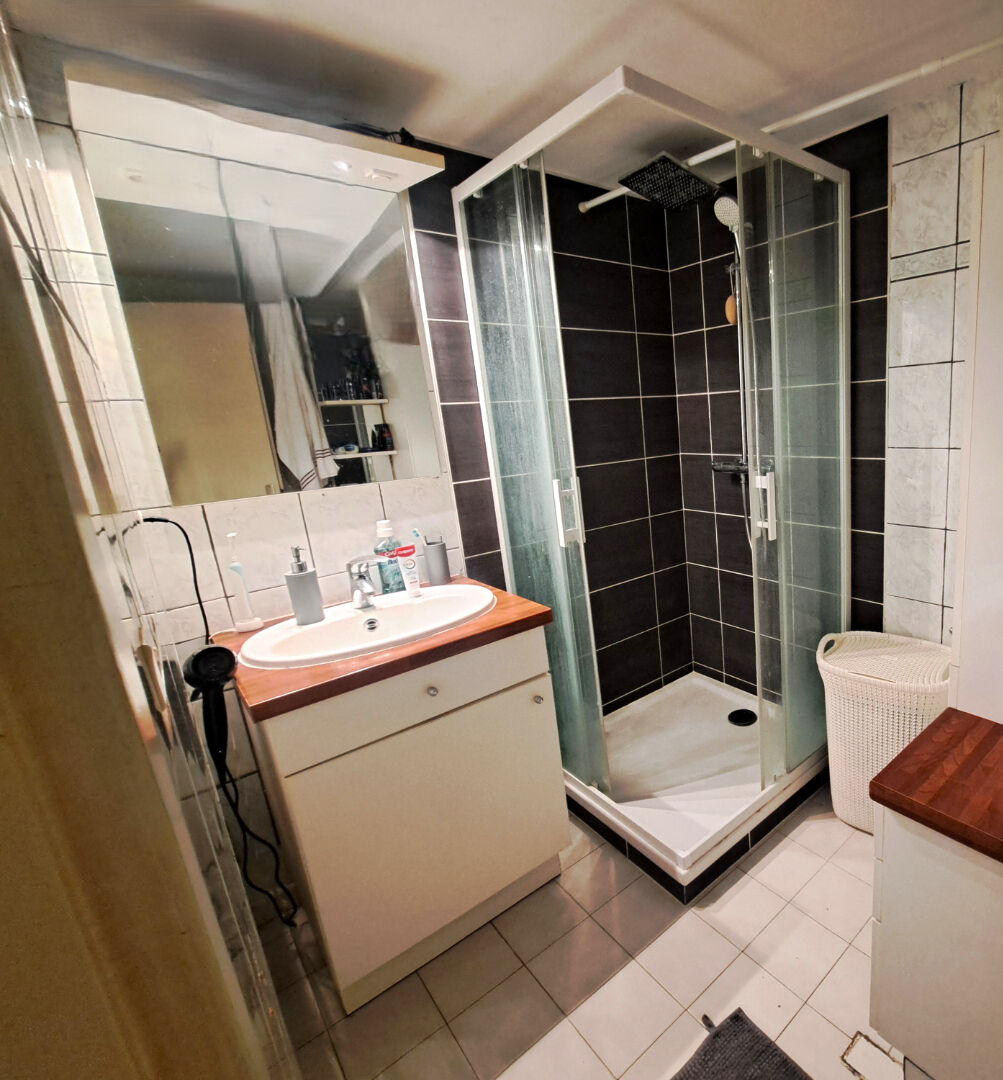 Bel appartement T2 au centre de Soucieu en RDC.