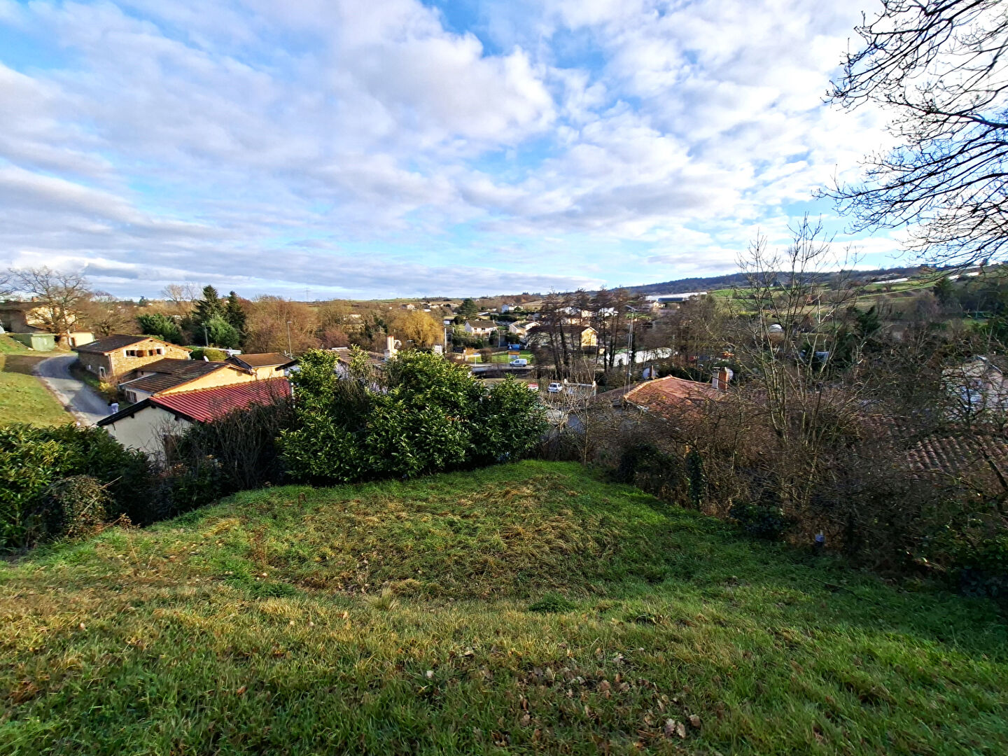Terrain de 620 m2 à Thurins
