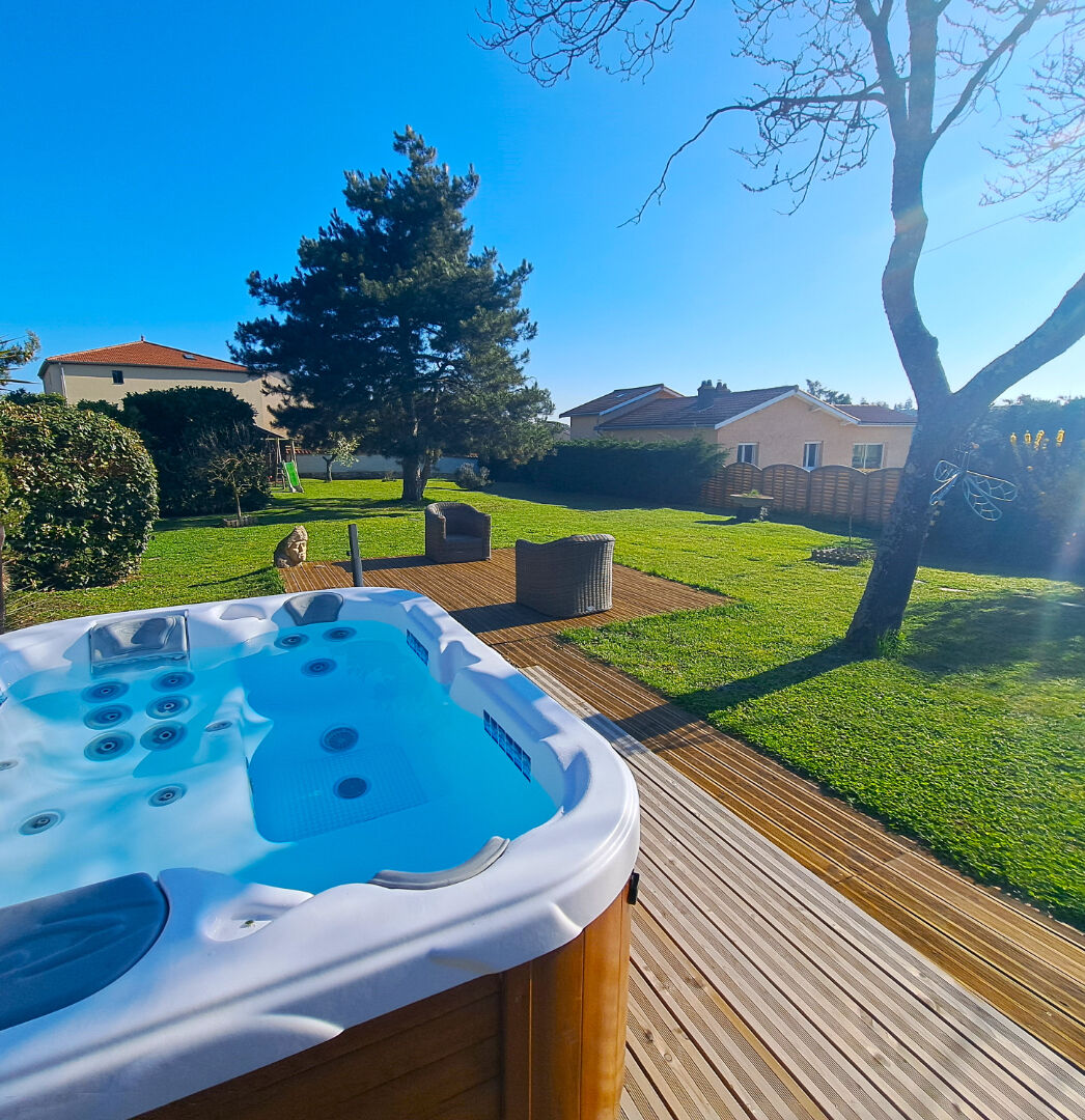 Soucieu En Jarrest 9 pièces 280 m2