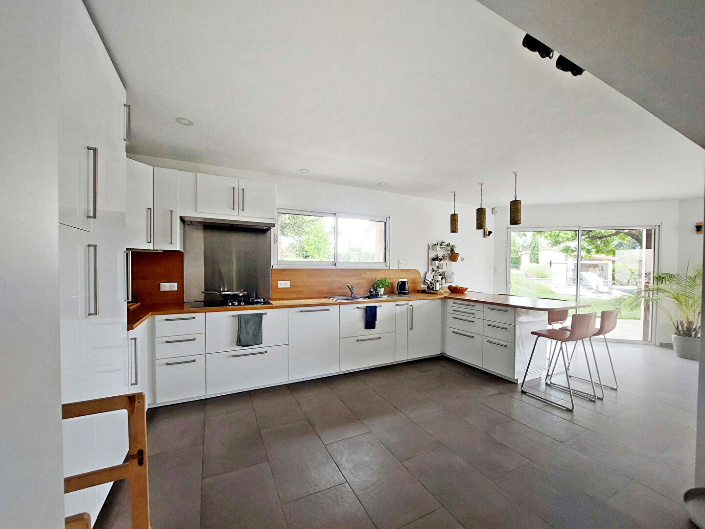 Orliénas maison individuelle 5 pièce(s) 178.98 m2