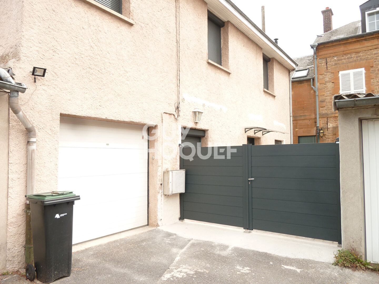 Maison à louer en hypercentre-ville de Charleville Mezieres.