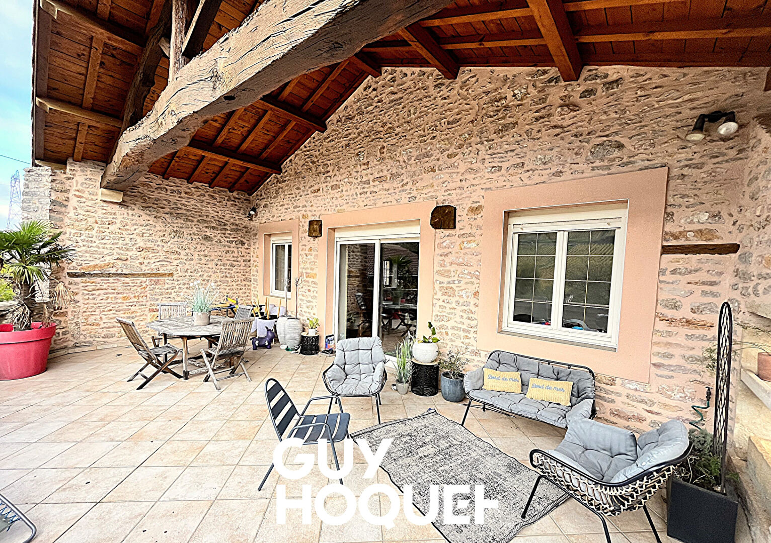 Propriété Viticole en Pierre - Deux Maisons + Dépendances et Terrain - 71960 FUISSE