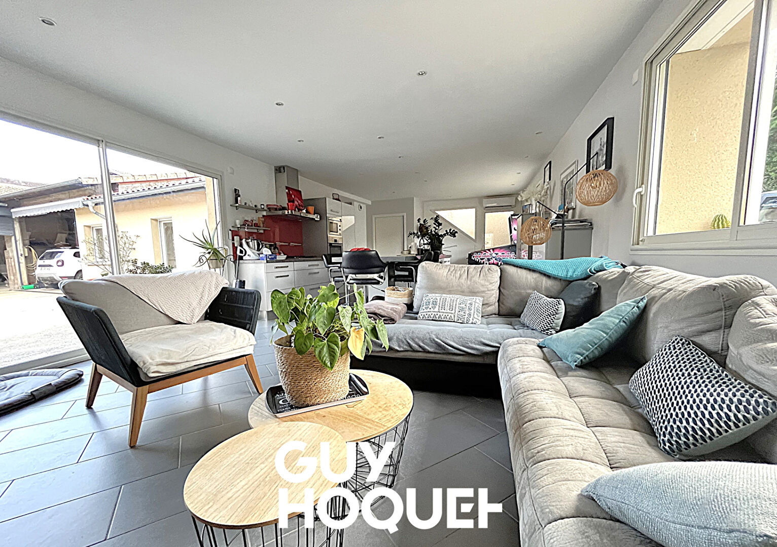 Propriété Viticole en Pierre - Deux Maisons + Dépendances et Terrain - 71960 FUISSE