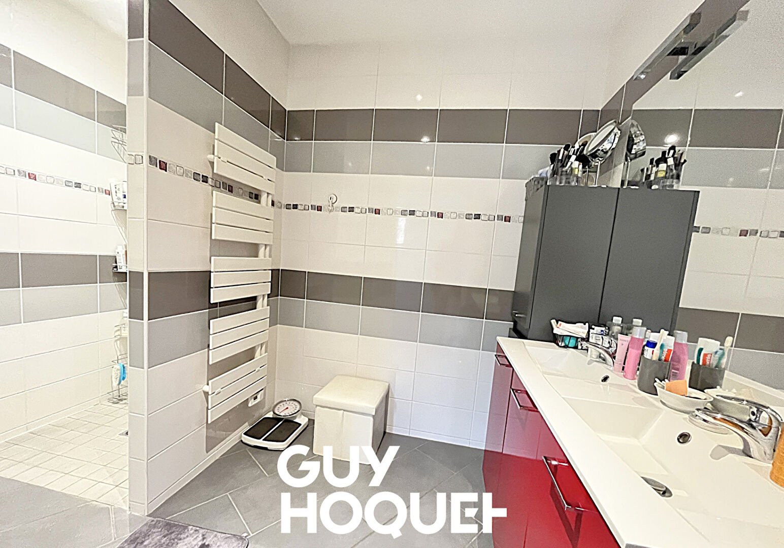 Propriété Viticole en Pierre - Deux Maisons + Dépendances et Terrain - 71960 FUISSE