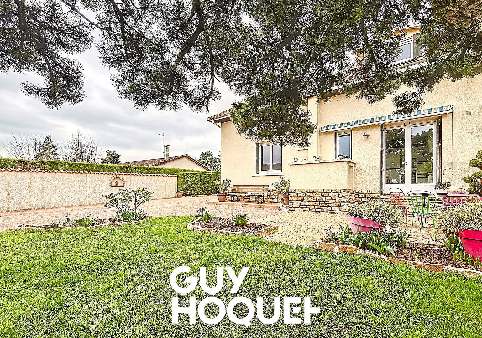 Villa 4 Chs + Double Garage et Carport - 71680 CRECHES SUR SAONE